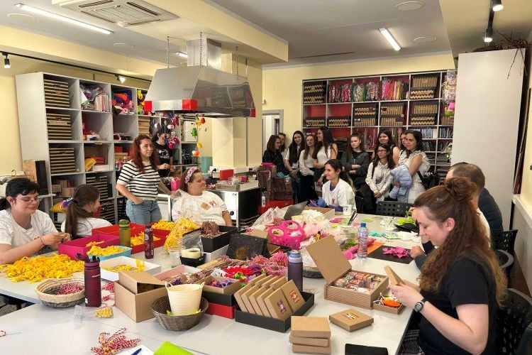 Първокурсници от специалност „Социални дейности“ ни гостуваха във фондацията