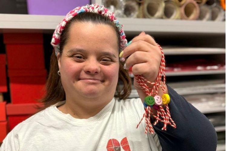 Мартеници с кауза от Работилница „Светове“