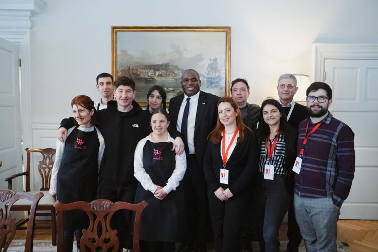 Заедно в каузата – любящо семейство за всяко дете!