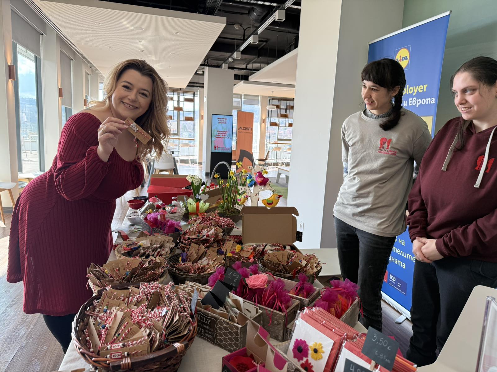 Екипът на Lidl подкрепи труда на младежите от Работилница "Светове"