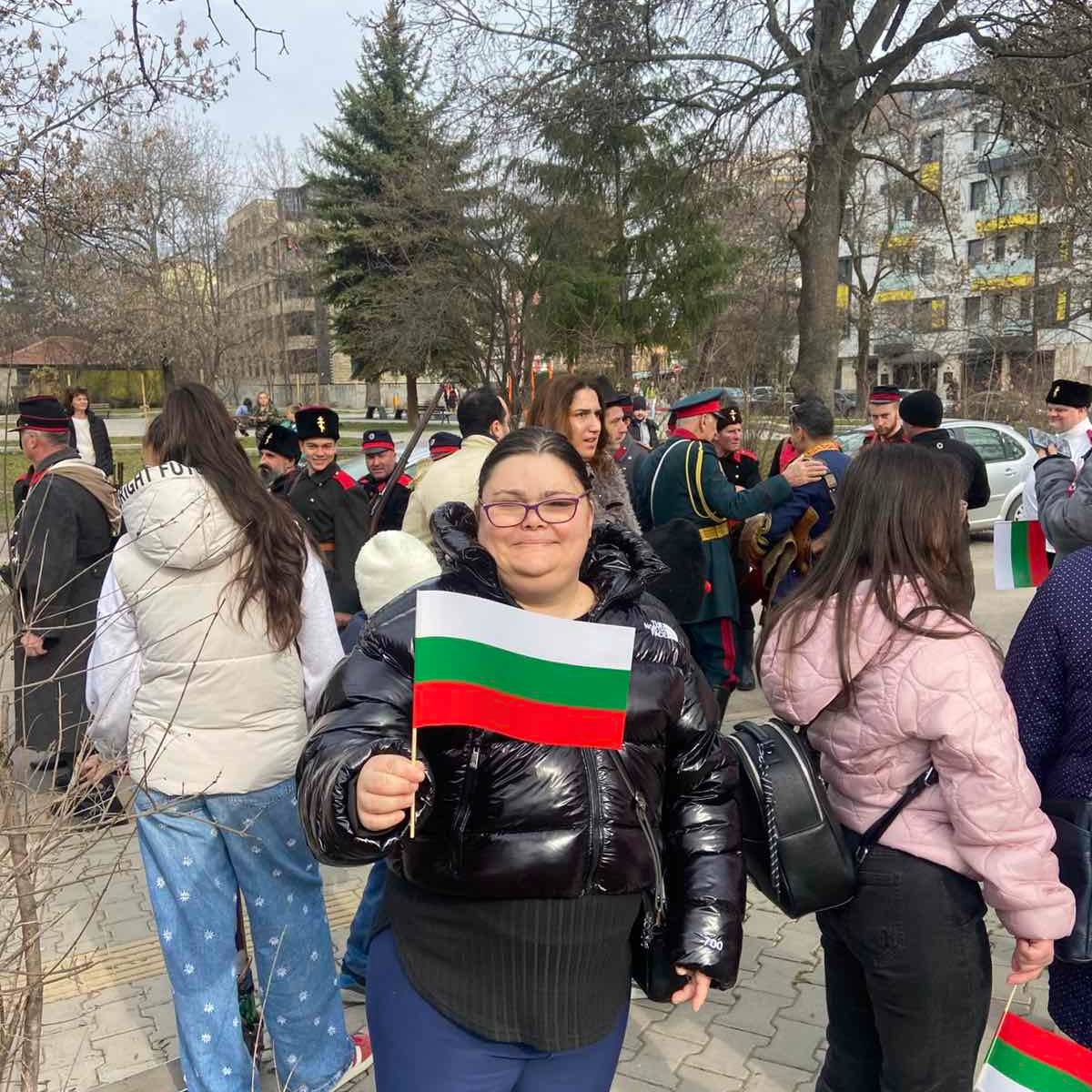 Със знаме в ръка и гордост в сърцето: Нашите младежи на 3 март