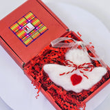 Висулка плъстено ангелче с червено сърце