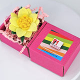 Елегантна брошка нарцис