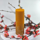 Елегантна восъчна свещ в жълто и златно