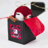 Висулка пиленце с червени крилца