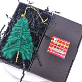 Висулка зелена елхичка от макраме